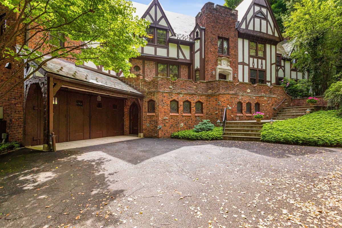 3 Essex Road, Summit, NJ